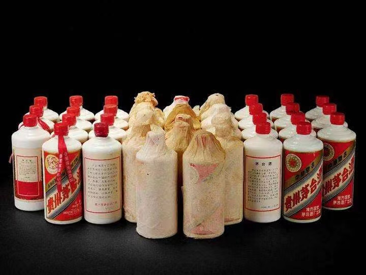 翁牛特日照岚山回收酒价格哪里回收(附近上门回收茅台酒）?